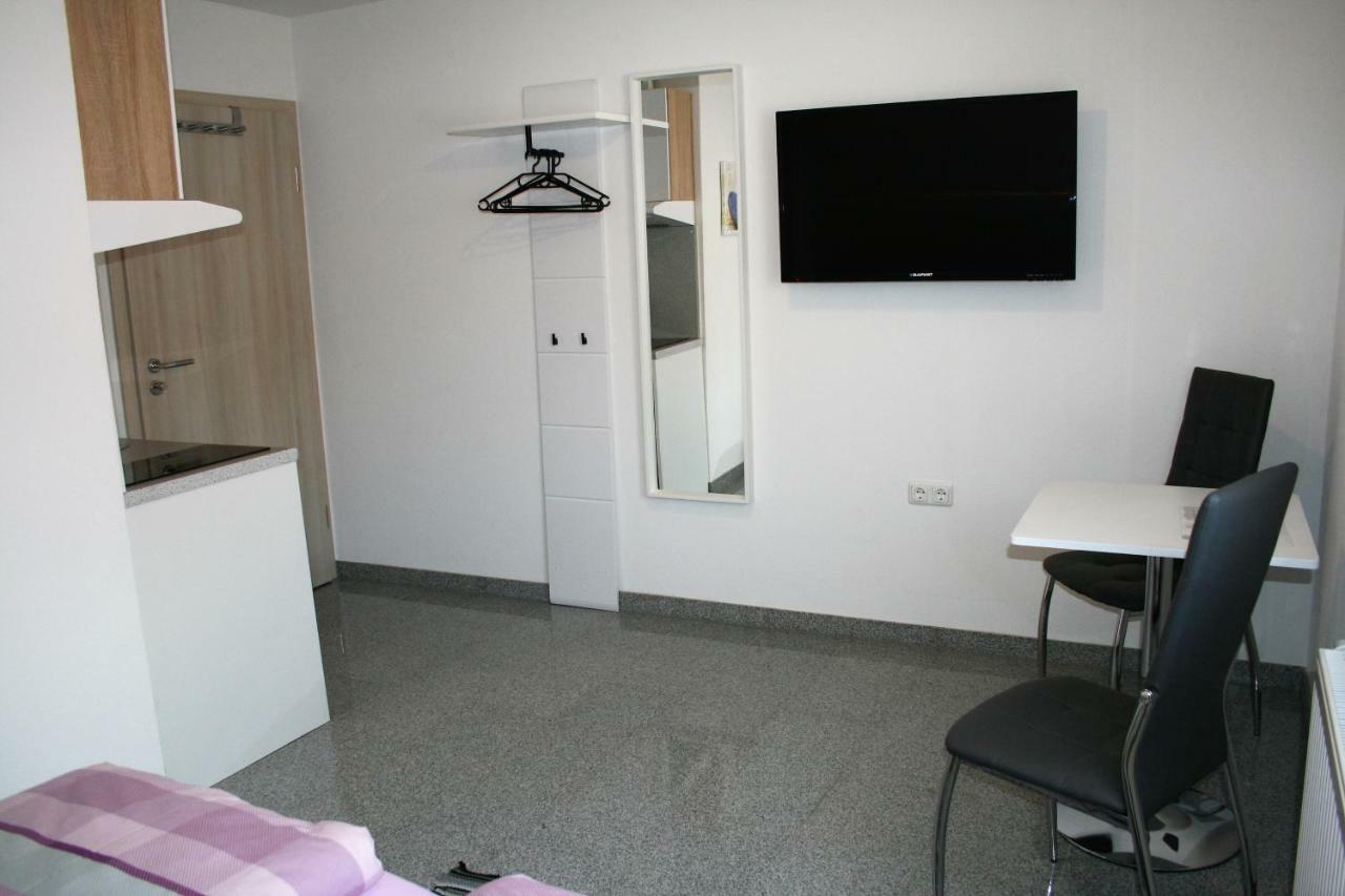 Haus Zum Schlosspark Veitshöchheim Exteriör bild